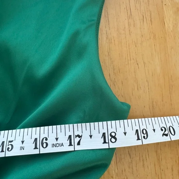 Angashion Kelly Green Satin Dress Sleeveless Cross Front Midi Dress Size Large - Picture 13 of 14